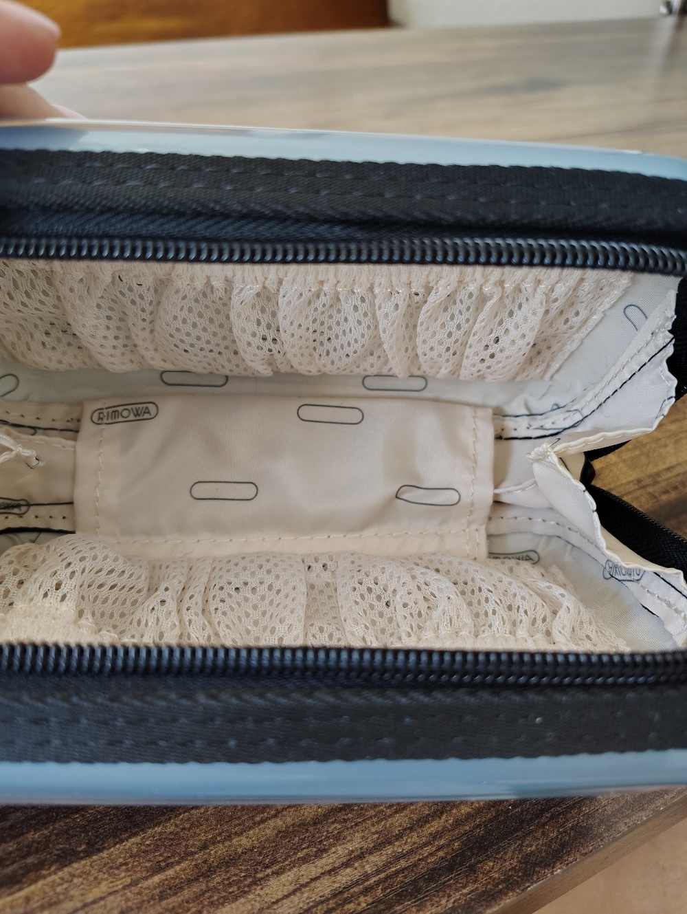 Rimowa Lufthansa First Class Amenity Toiletries Case Metallic  Baby Blue - Picture 4 of 4
